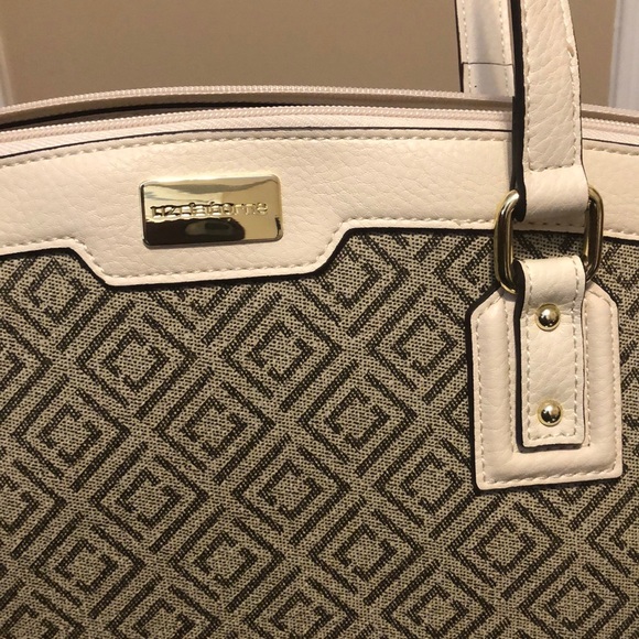 Liz Claiborne-Satchel - Picture 3 of 5
